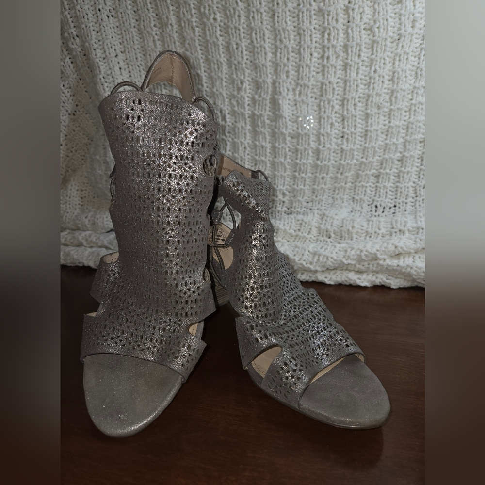 Vince Camuto Gray Heels with Sleek Design